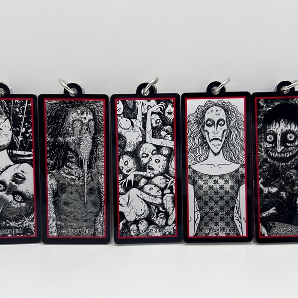 Junji Ito Pop up store Official Merch, acrylic blocks, badges, keychains set - Picture 4 of 15